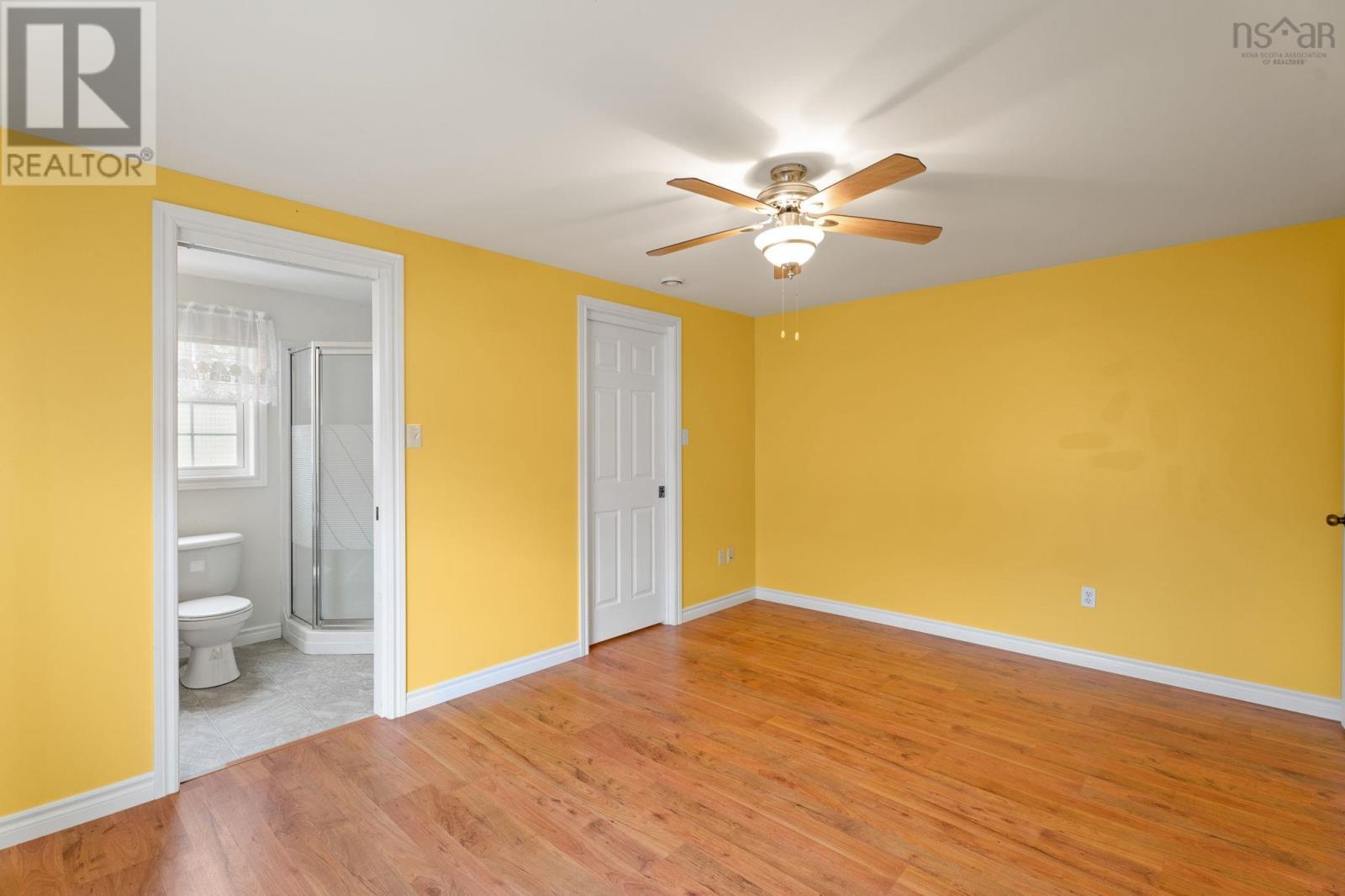 Property 7 of 32 of 122 Juniper Crescent