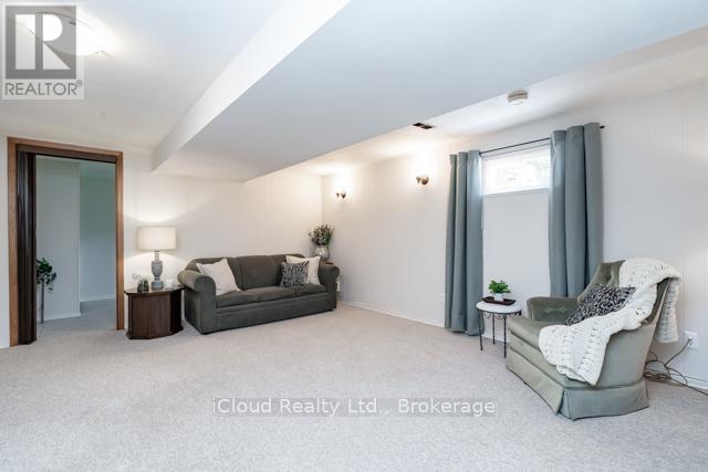 242 AVONDALE BOULEVARD - 27