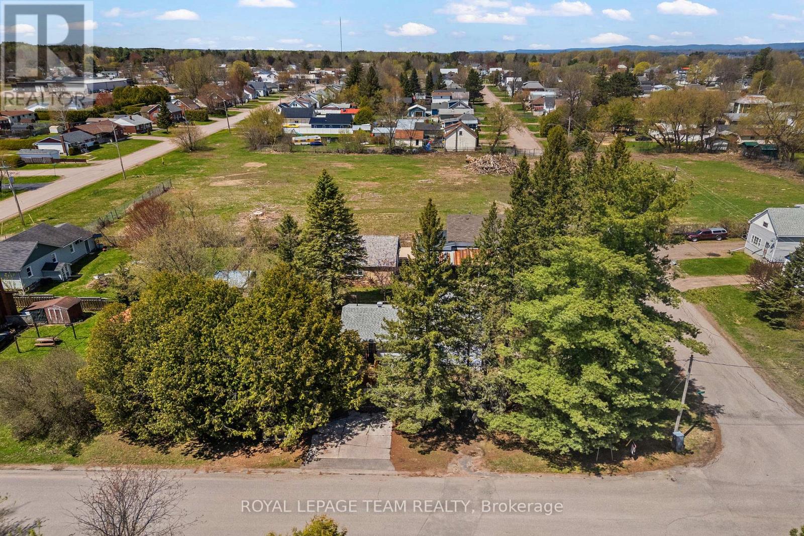 612 KAREN STREET - Image 2