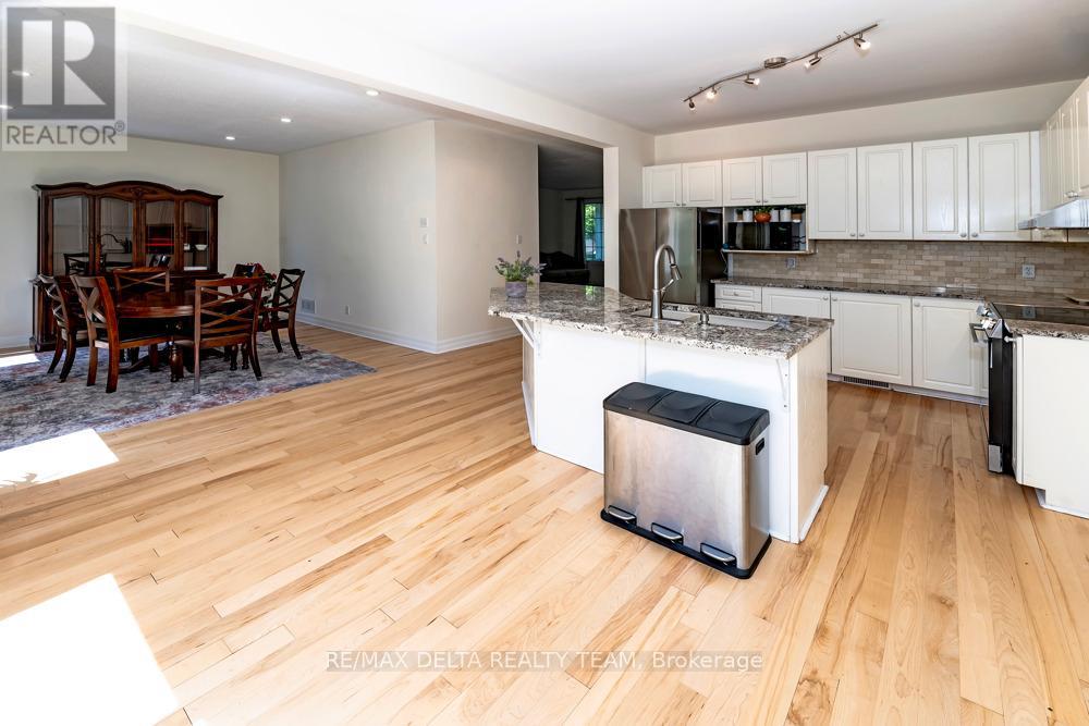 46 BIRCHFIELD AVE,  AVENUE - 14