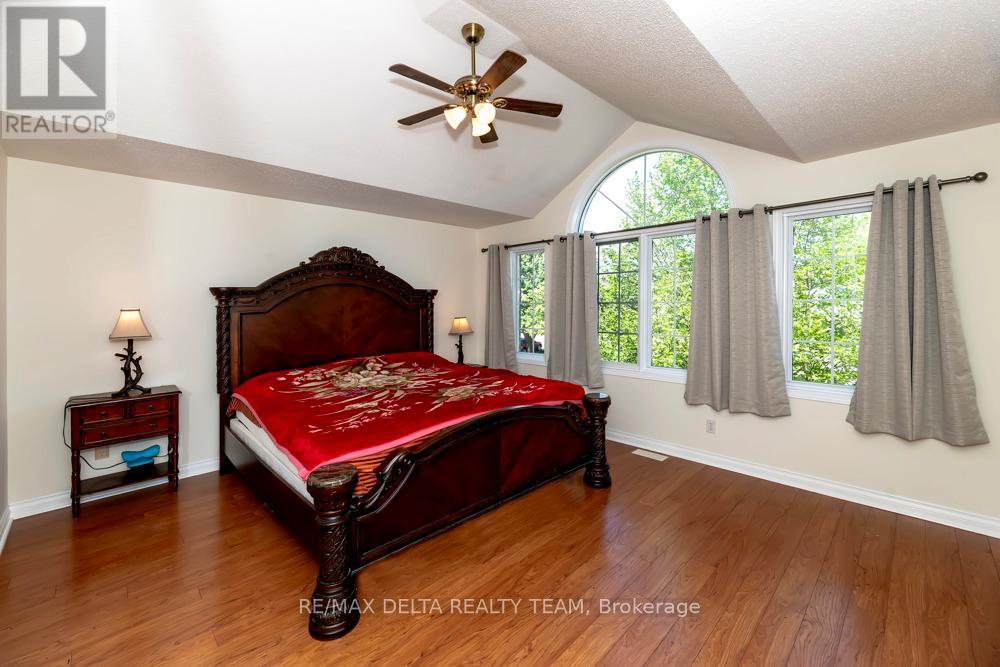 46 BIRCHFIELD AVE,  AVENUE - 22