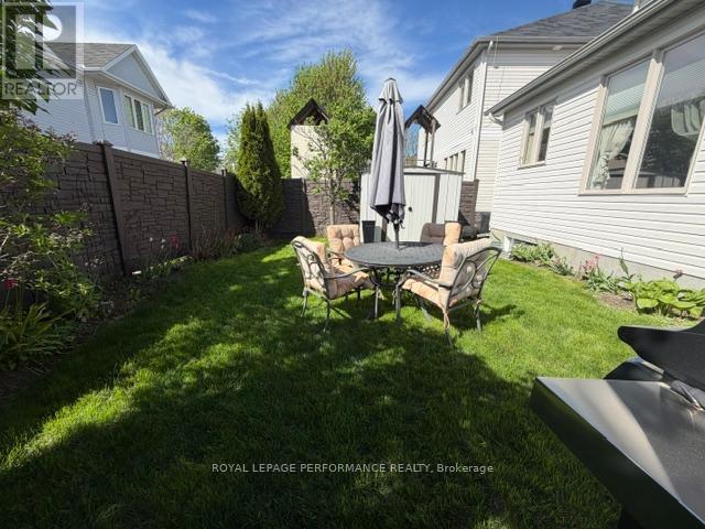 2202 CLENDENAN CRESCENT - 31