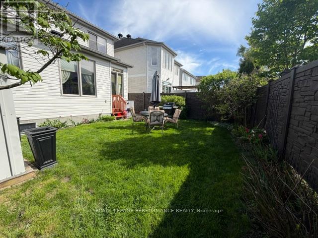 2202 CLENDENAN CRESCENT - 32