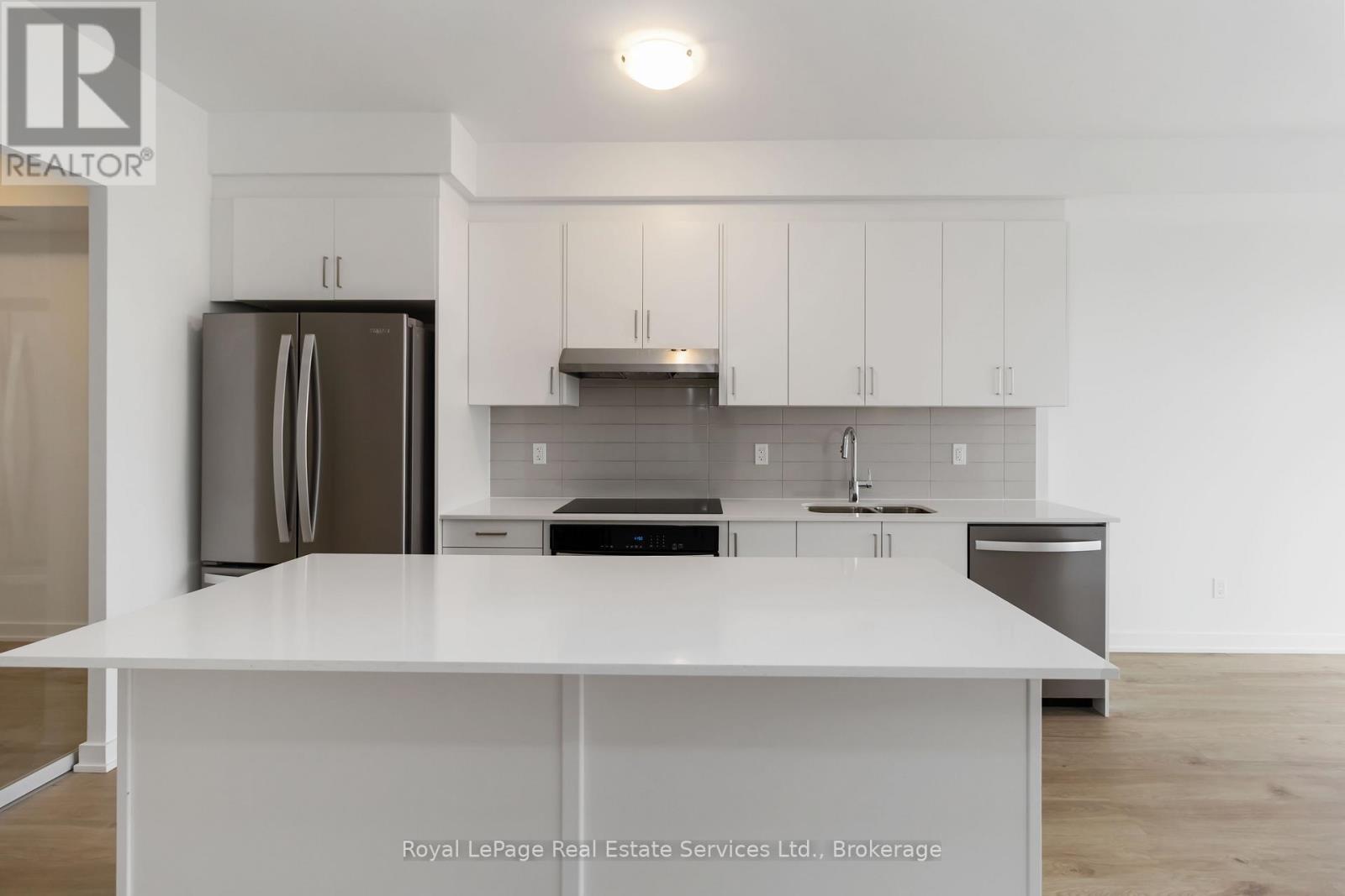 #601 1035 SOUTHDOWN ROAD - 5