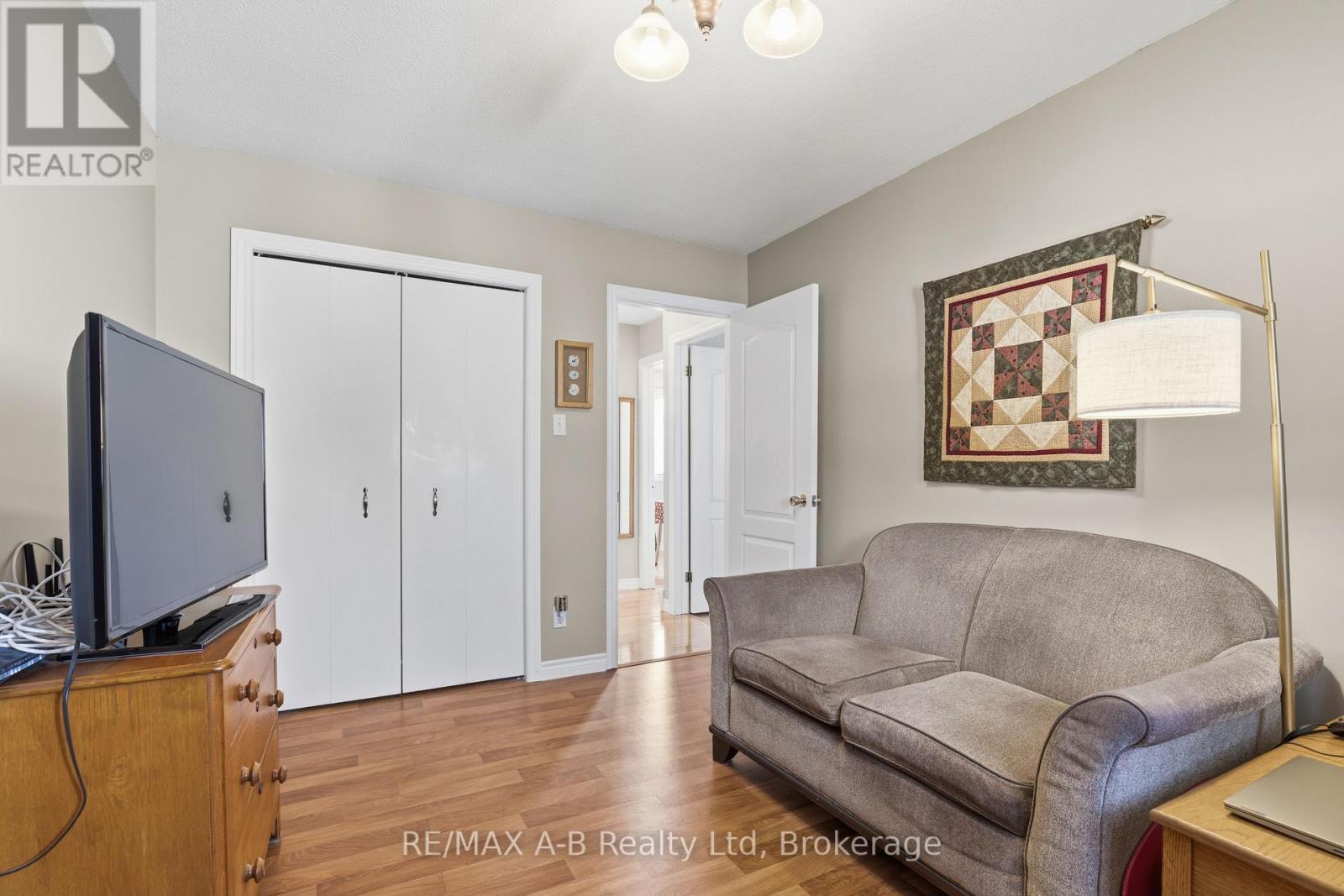 815 O'LOANE AVENUE - 15