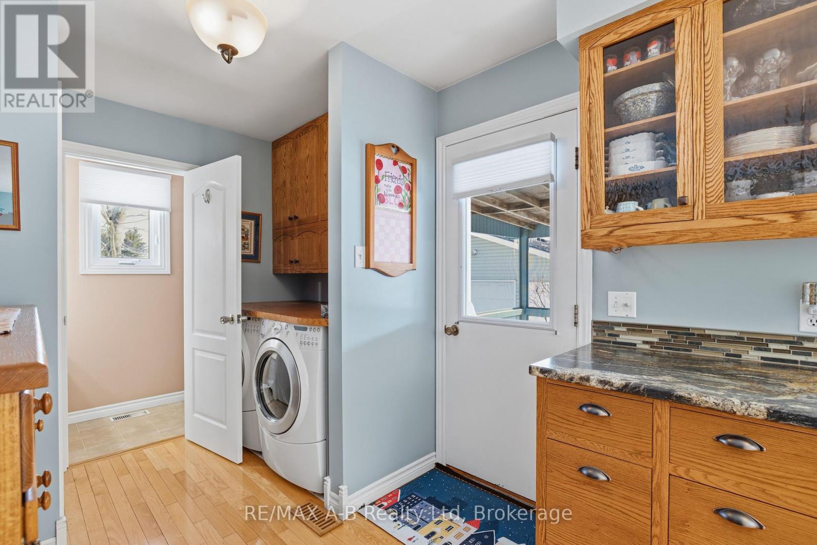 815 O'LOANE AVENUE - 20