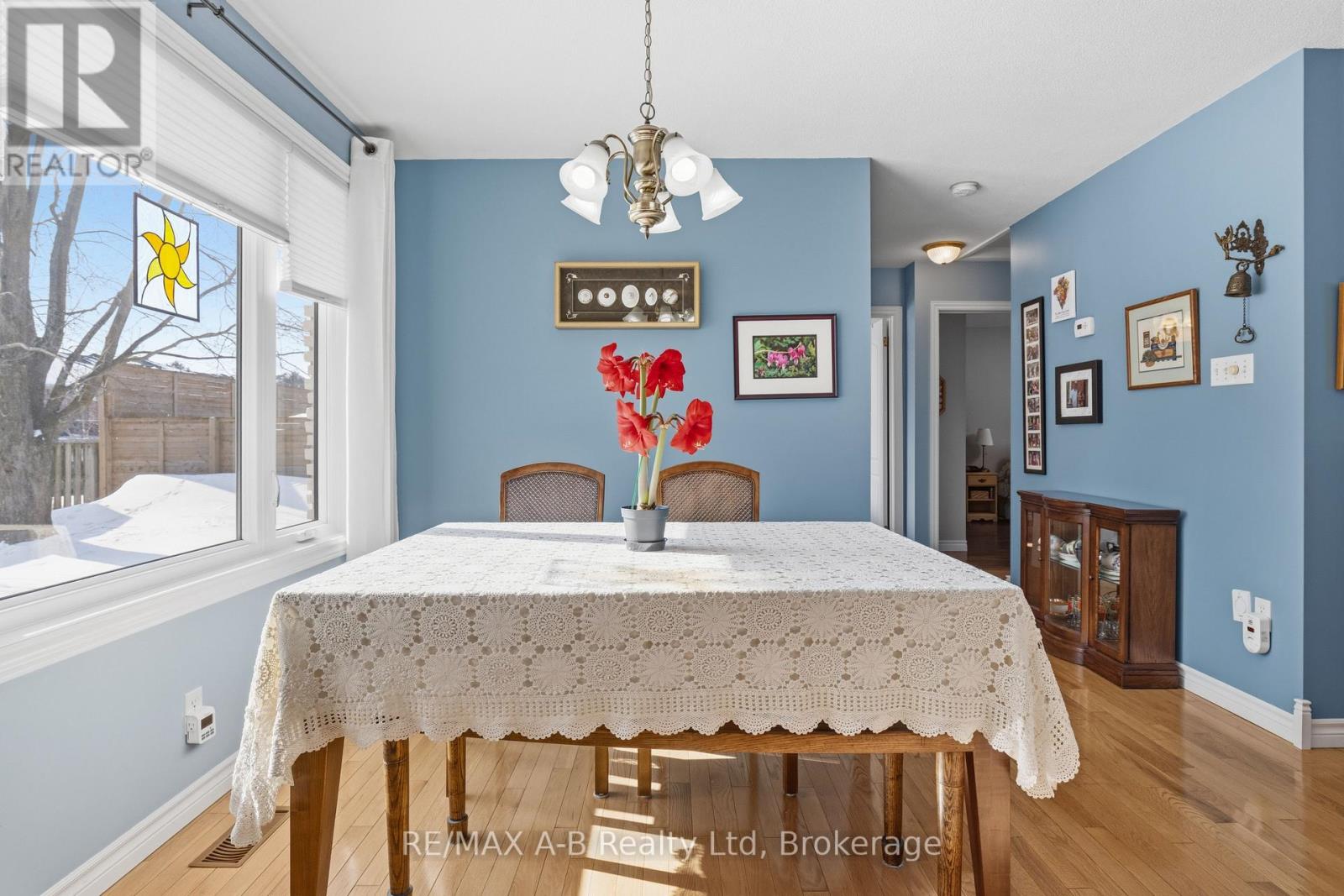 815 O'LOANE AVENUE - 8