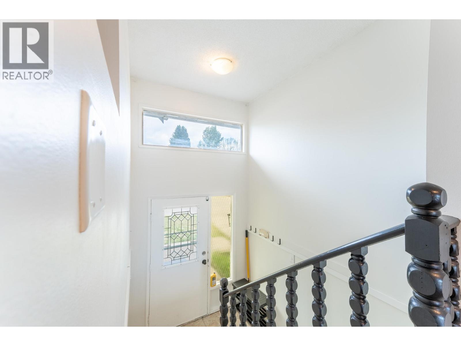 2909 PINEWOOD AVENUE - 9