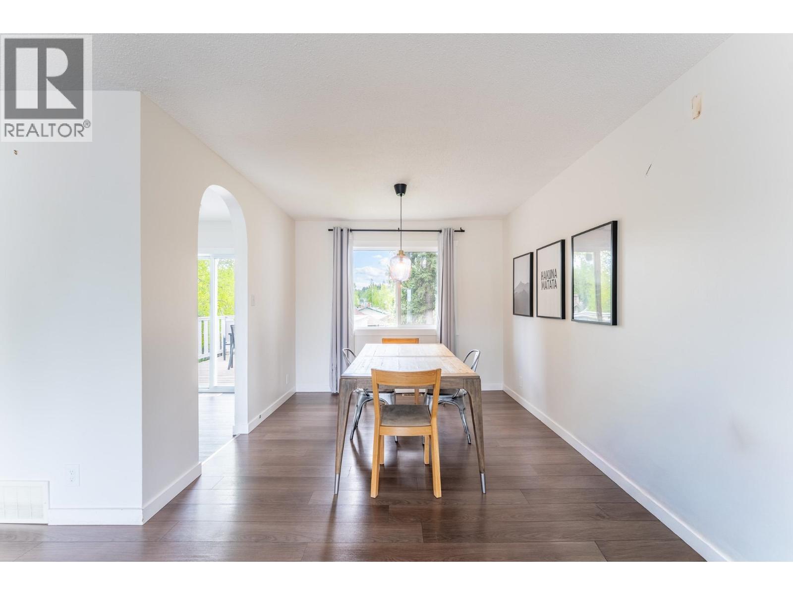2909 PINEWOOD AVENUE - 17