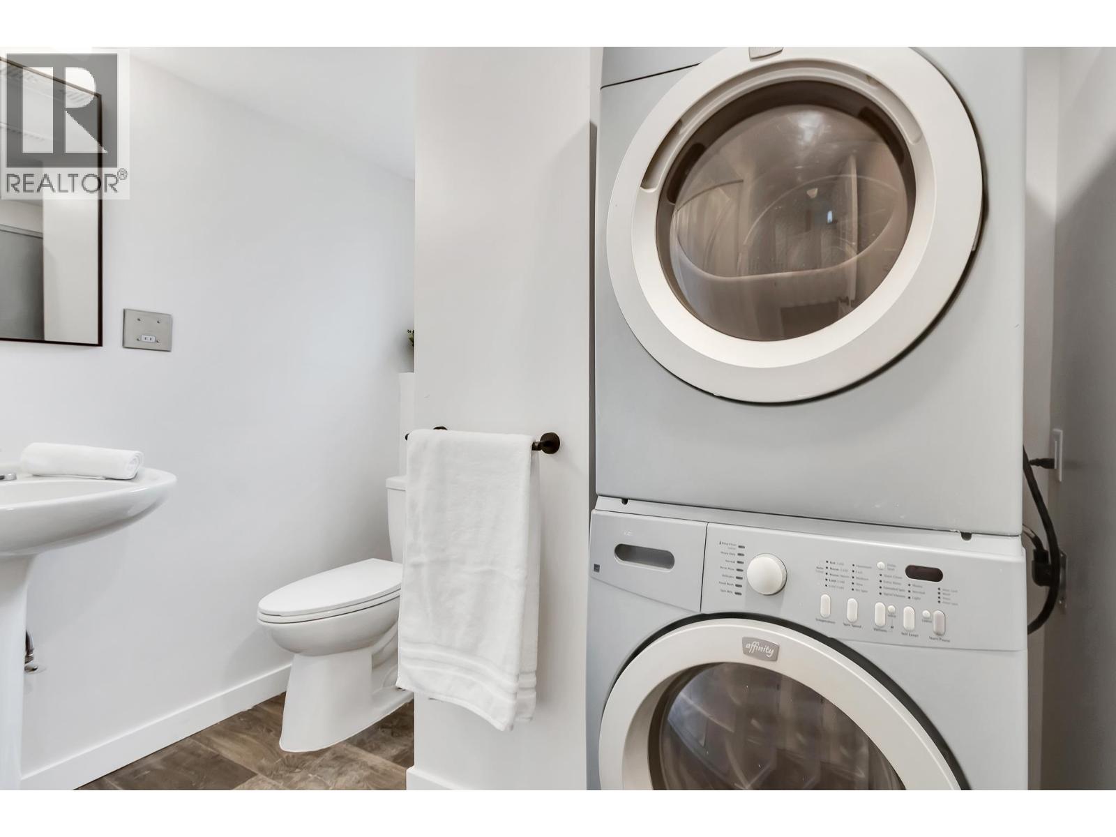 2909 PINEWOOD AVENUE - 31