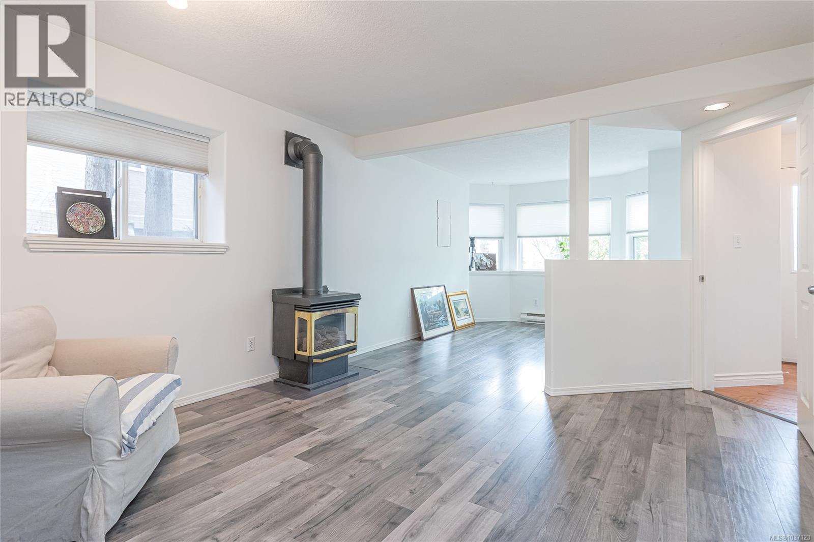8144 Arthur St - 23