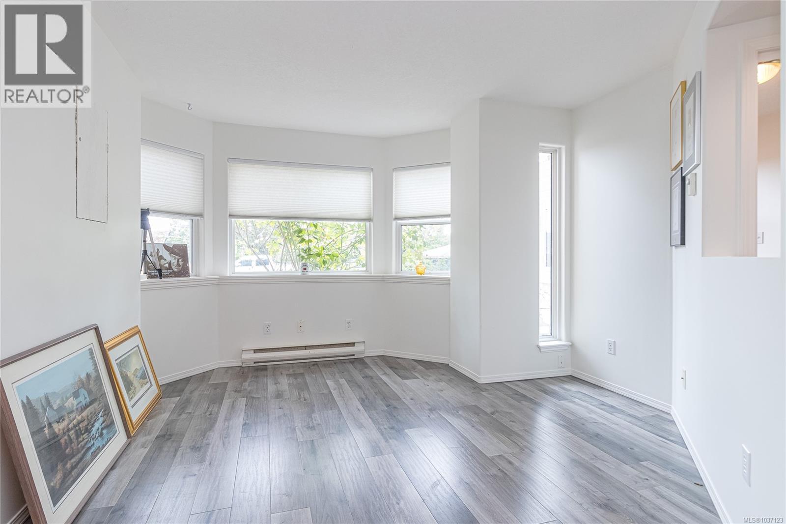 8144 Arthur St - 24
