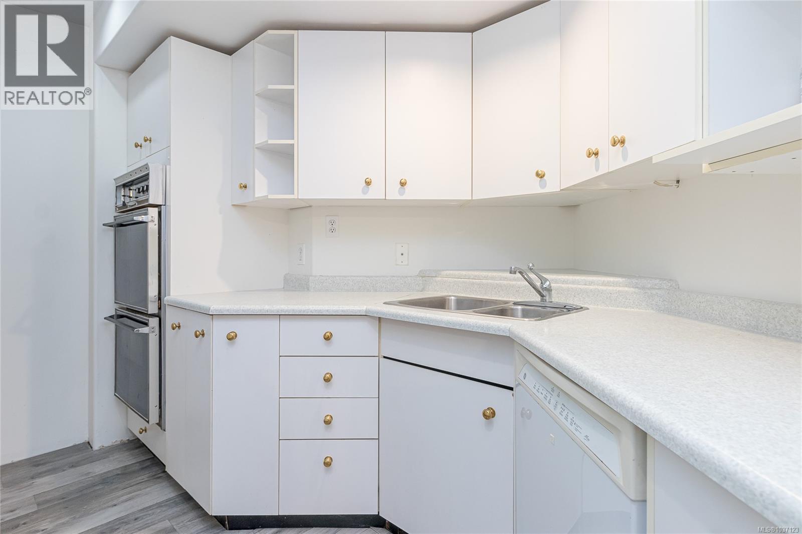 8144 Arthur St - 27