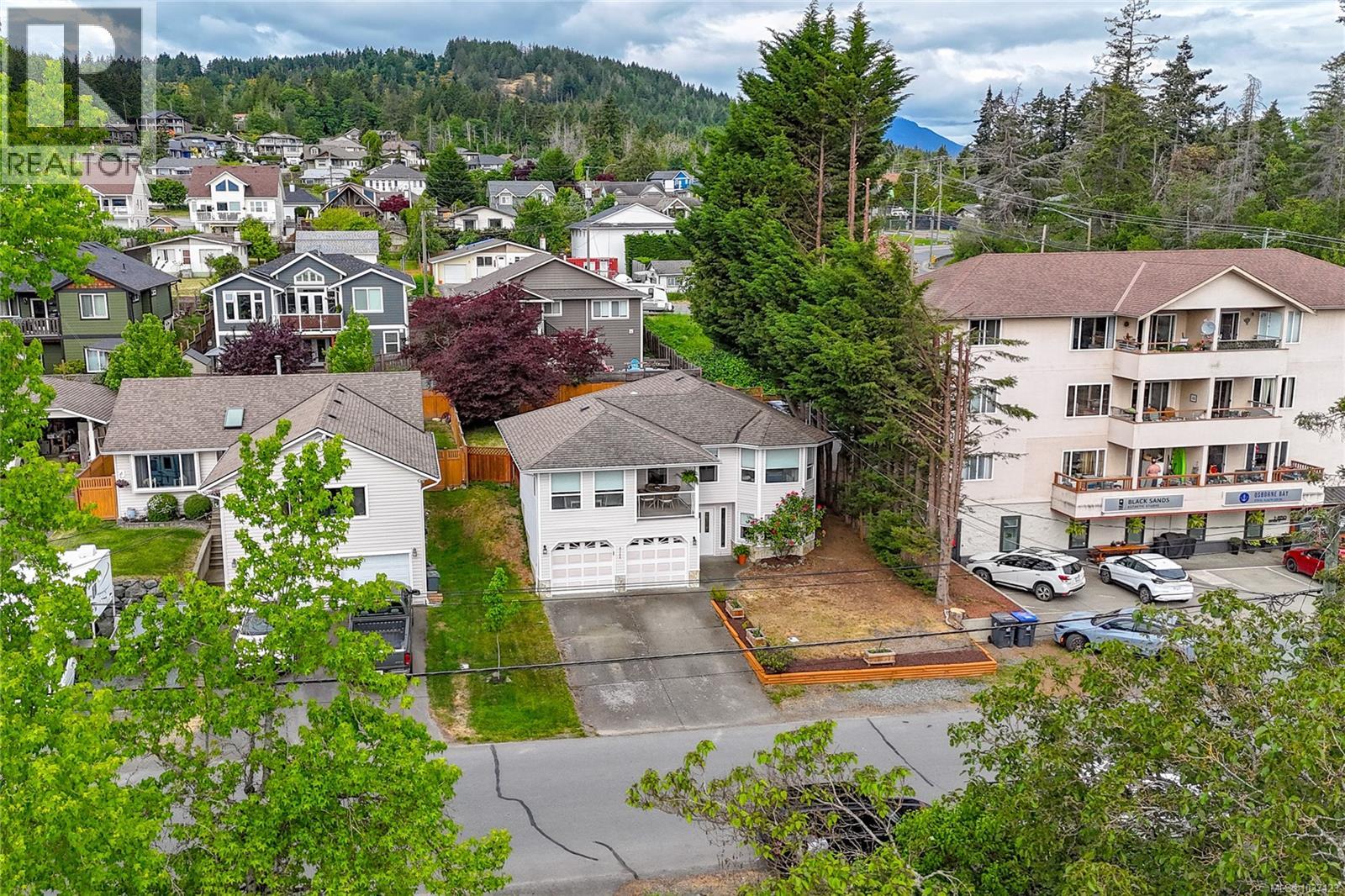 8144 Arthur St - 34
