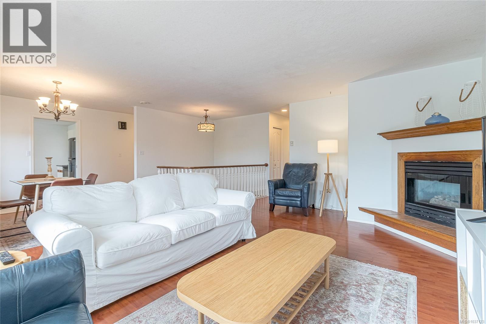 8144 Arthur St - 8