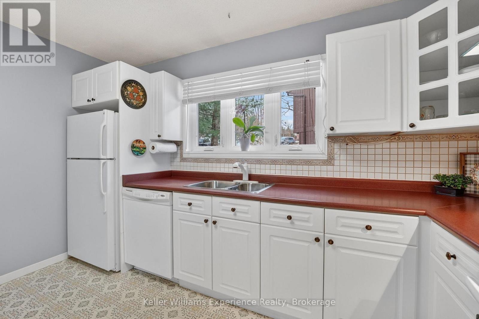 75 SOUTHBANK DRIVE - 13