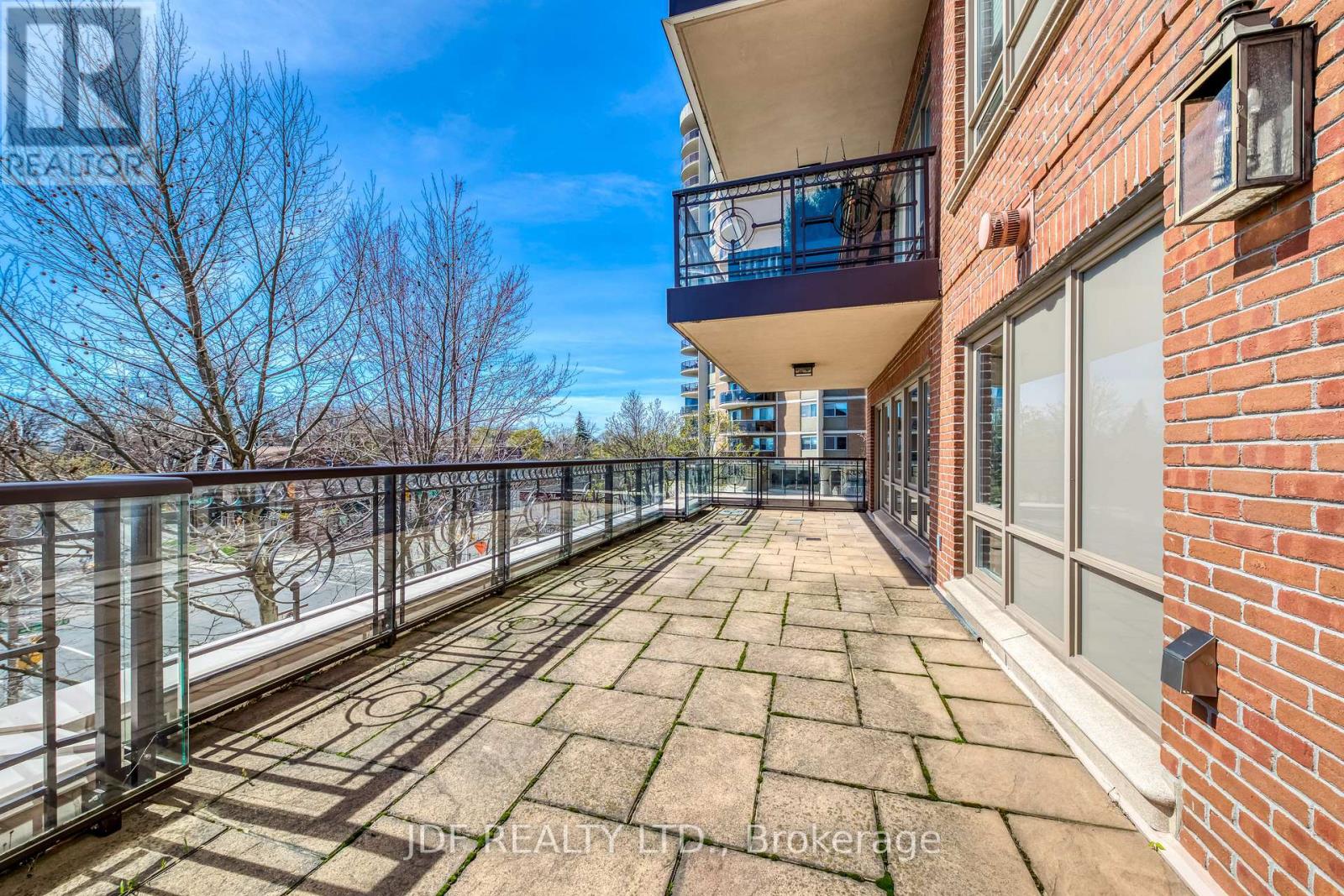 #402 111 FORSYTHE STREET - 30