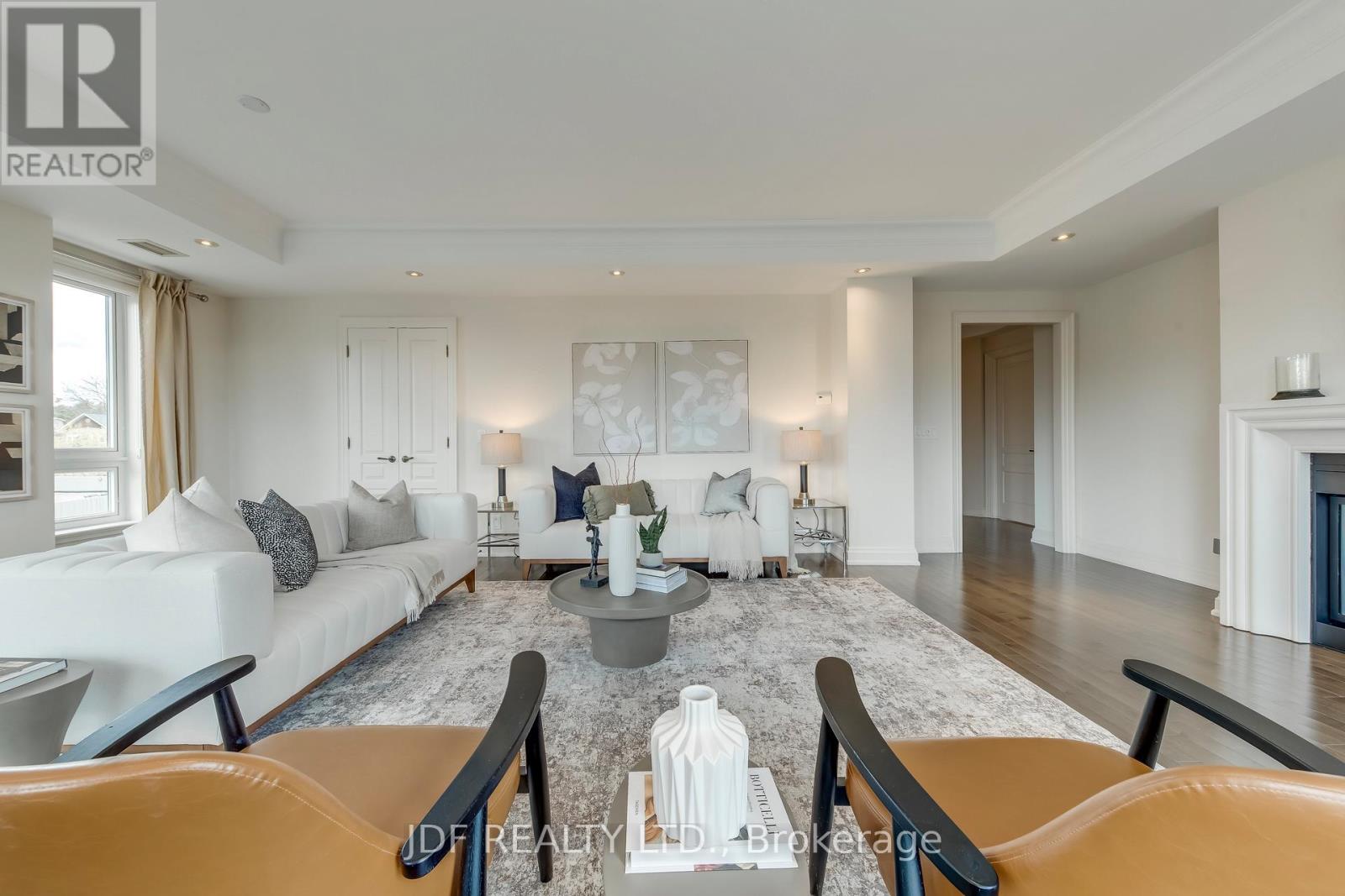 #402 111 FORSYTHE STREET - 28