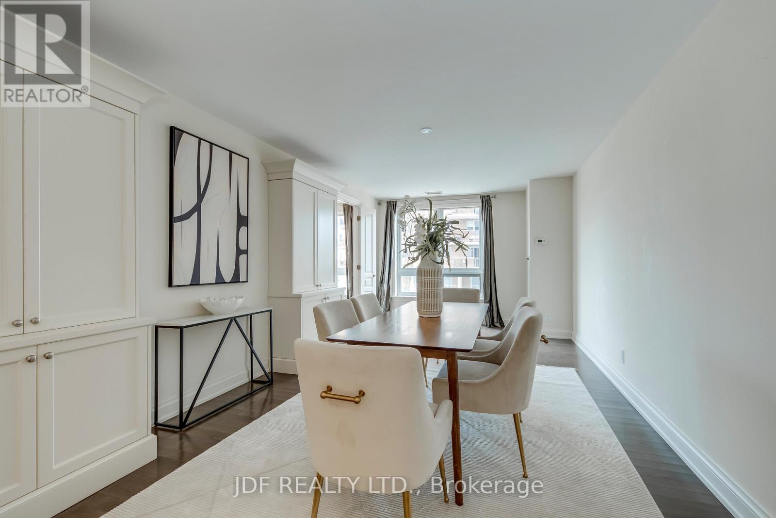 #402 111 FORSYTHE STREET - 38
