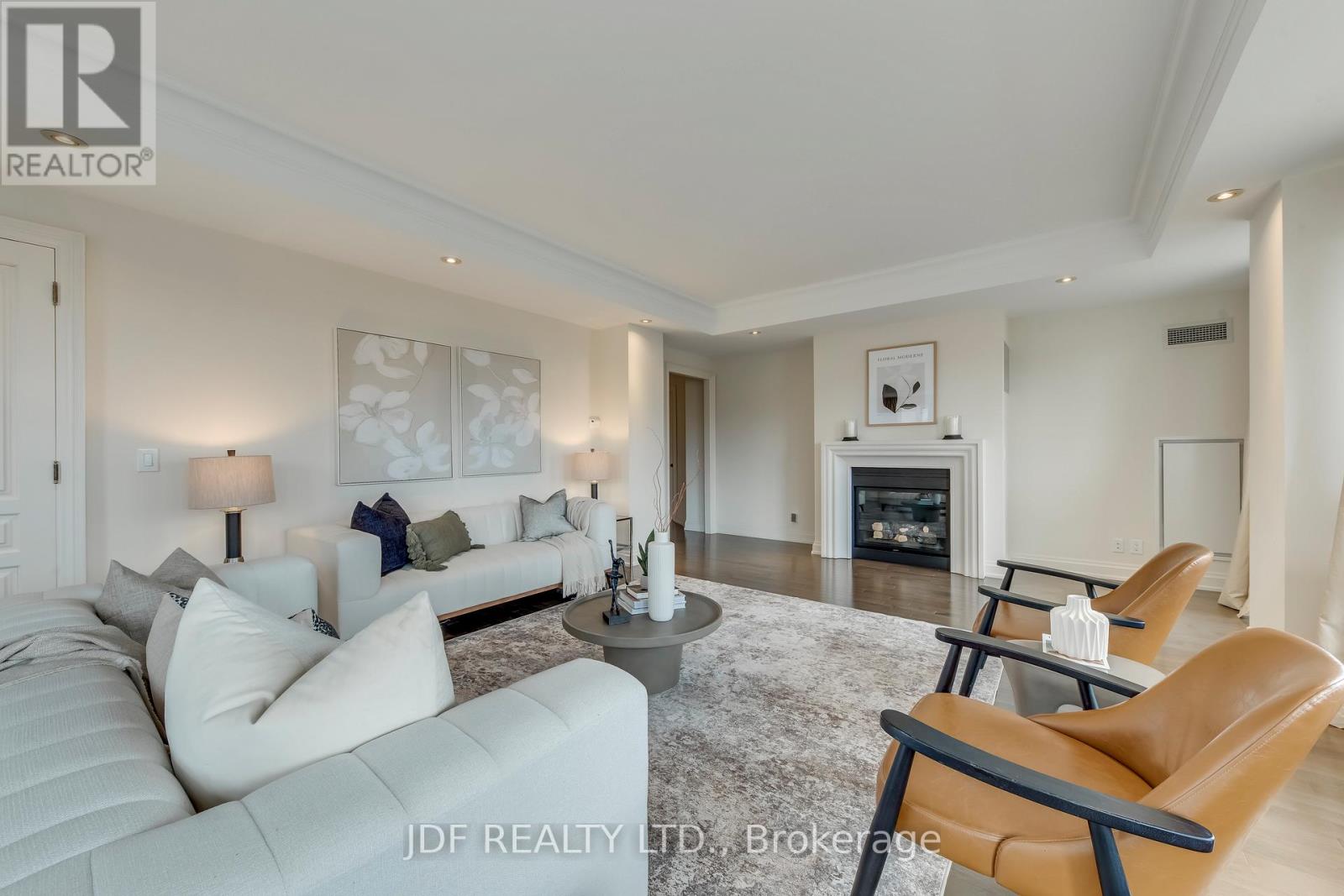 #402 111 FORSYTHE STREET - 25