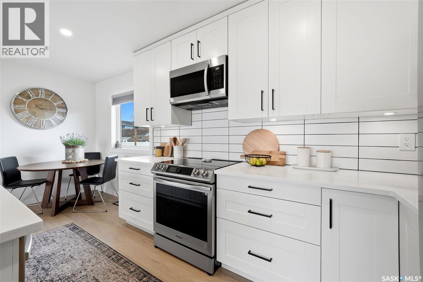 120 Eden AVENUE - 10