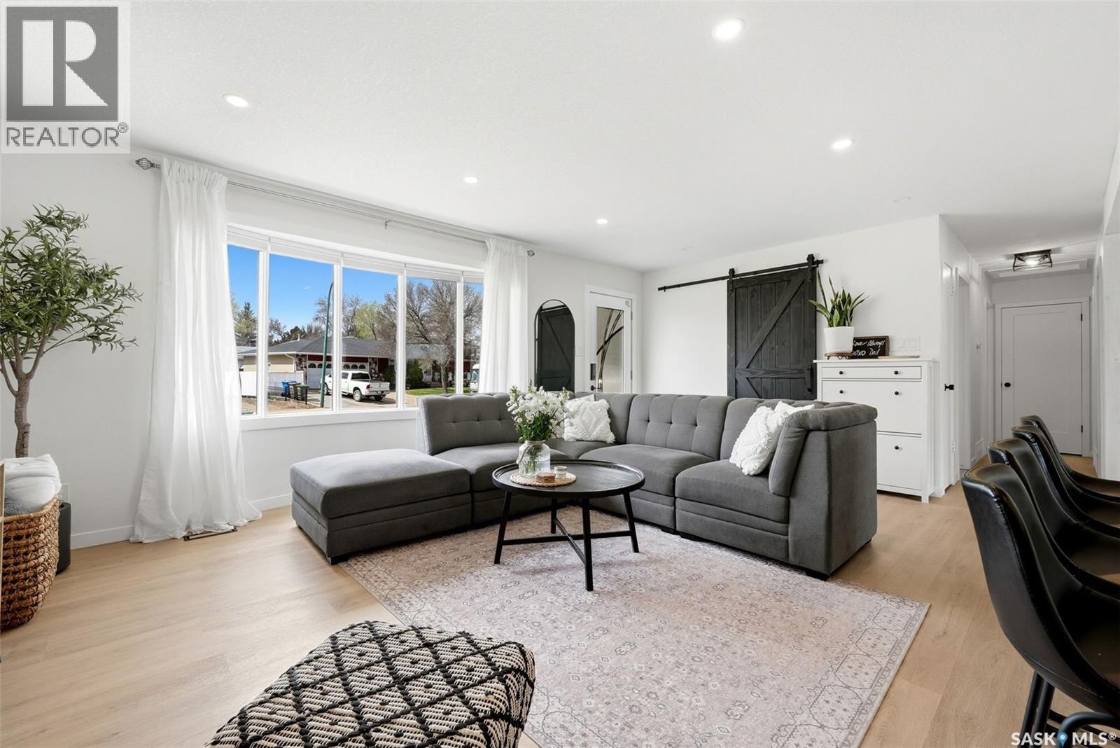 120 Eden AVENUE - 5
