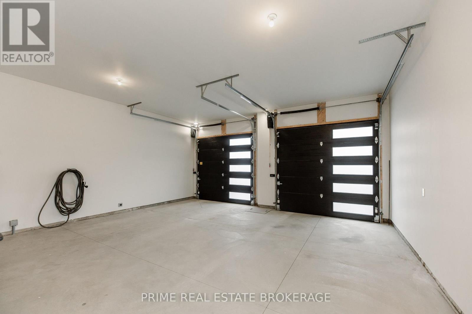 9 BLACK WALNUT DRIVE - 42