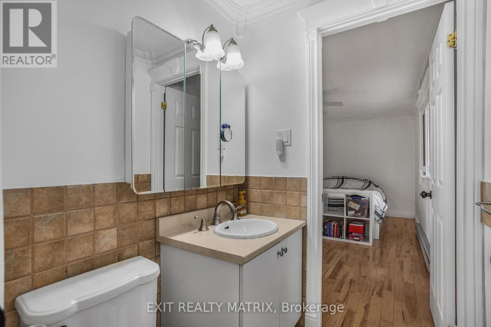 136 MARTEL CRESCENT - 16