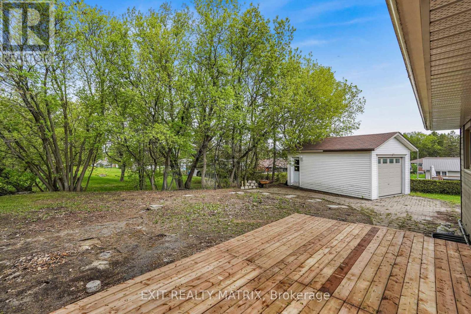 136 MARTEL CRESCENT - 28