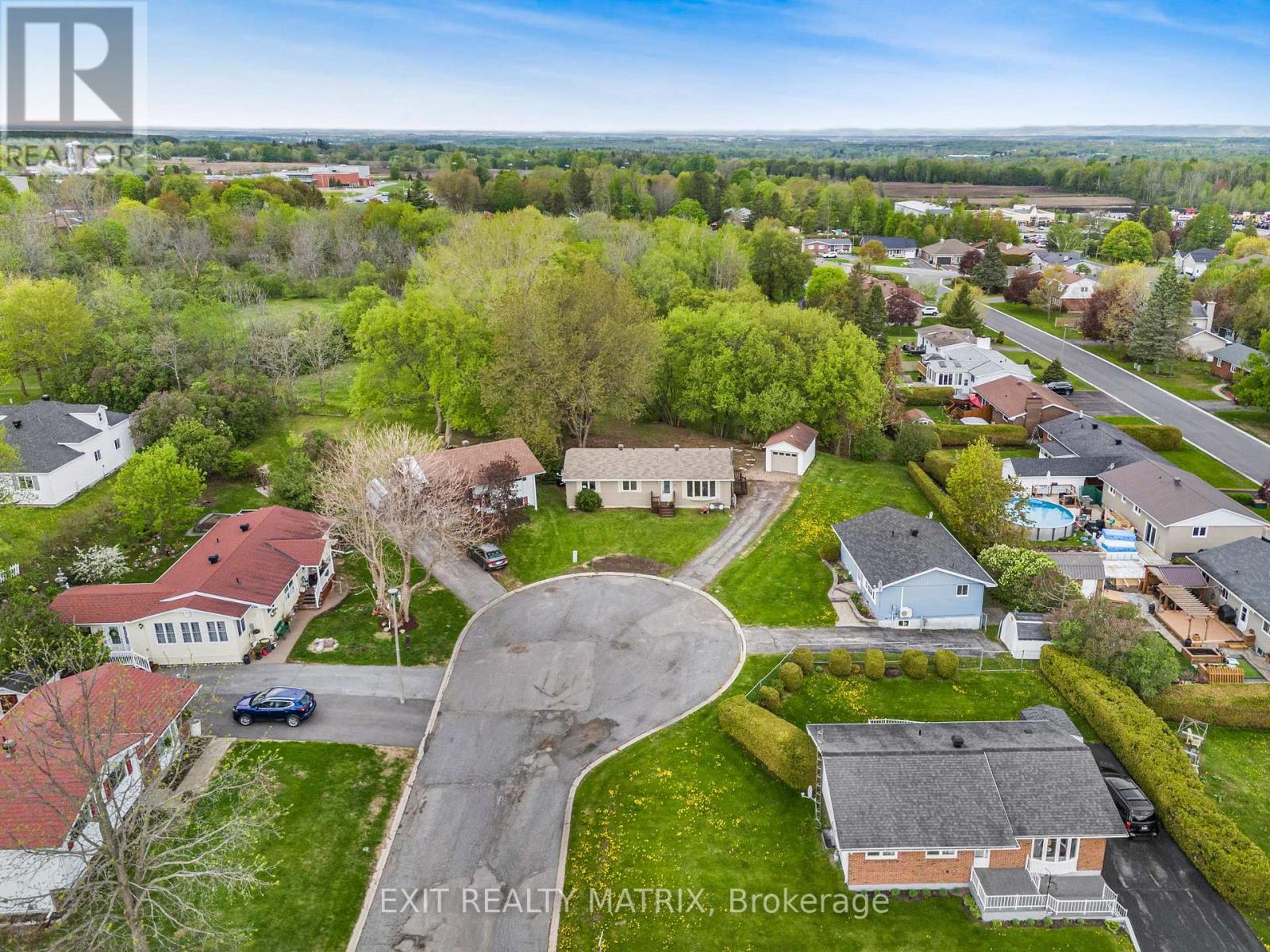 136 MARTEL CRESCENT - 33