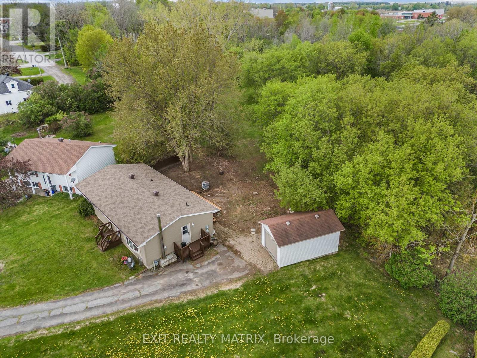 136 MARTEL CRESCENT - 36