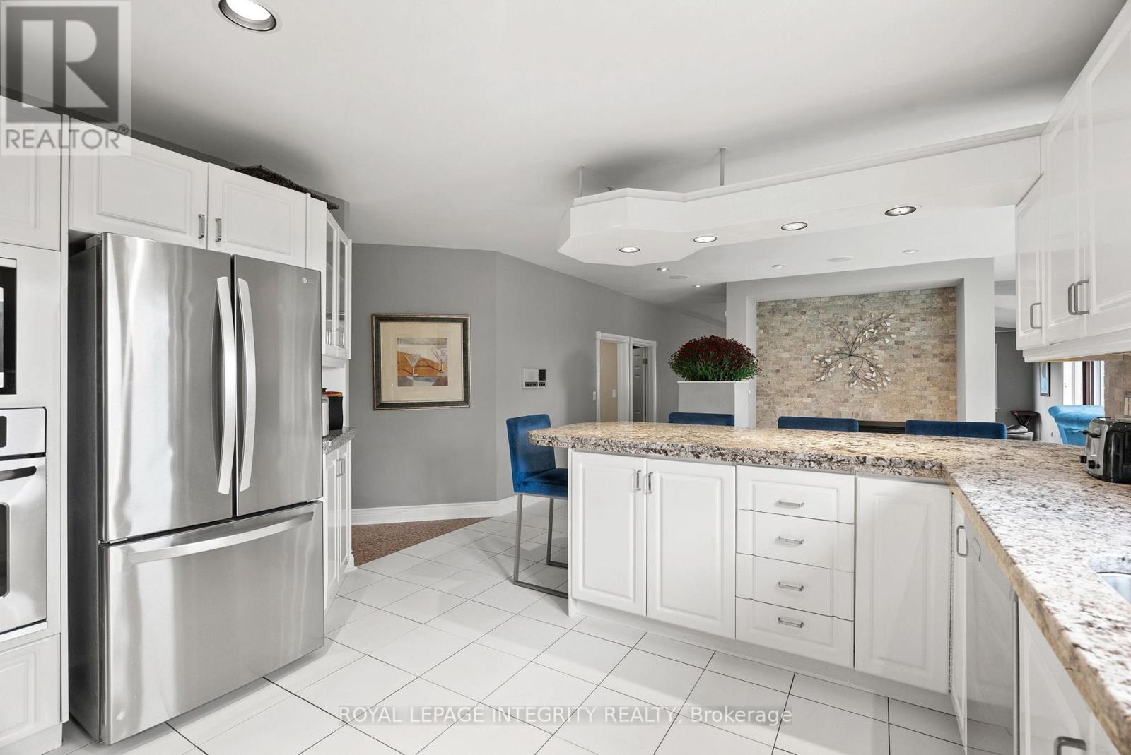 6 MARCHBROOK CIRCLE - 25