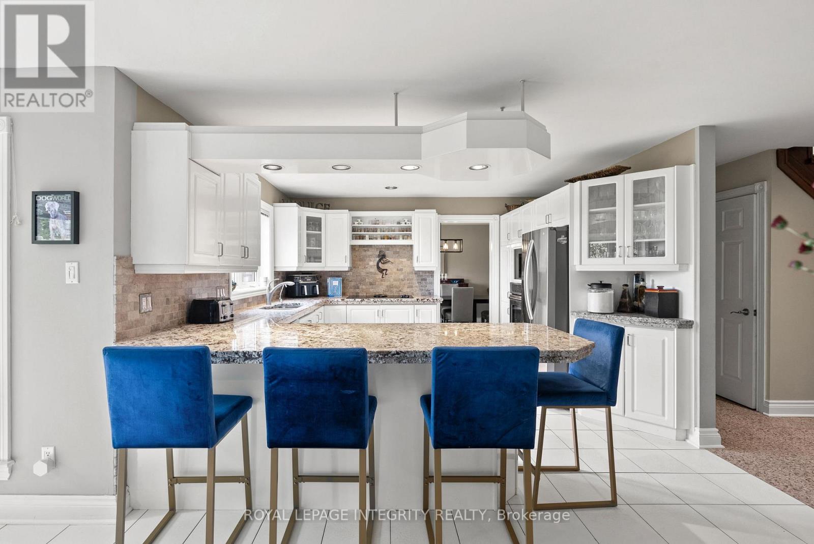 6 MARCHBROOK CIRCLE - 23