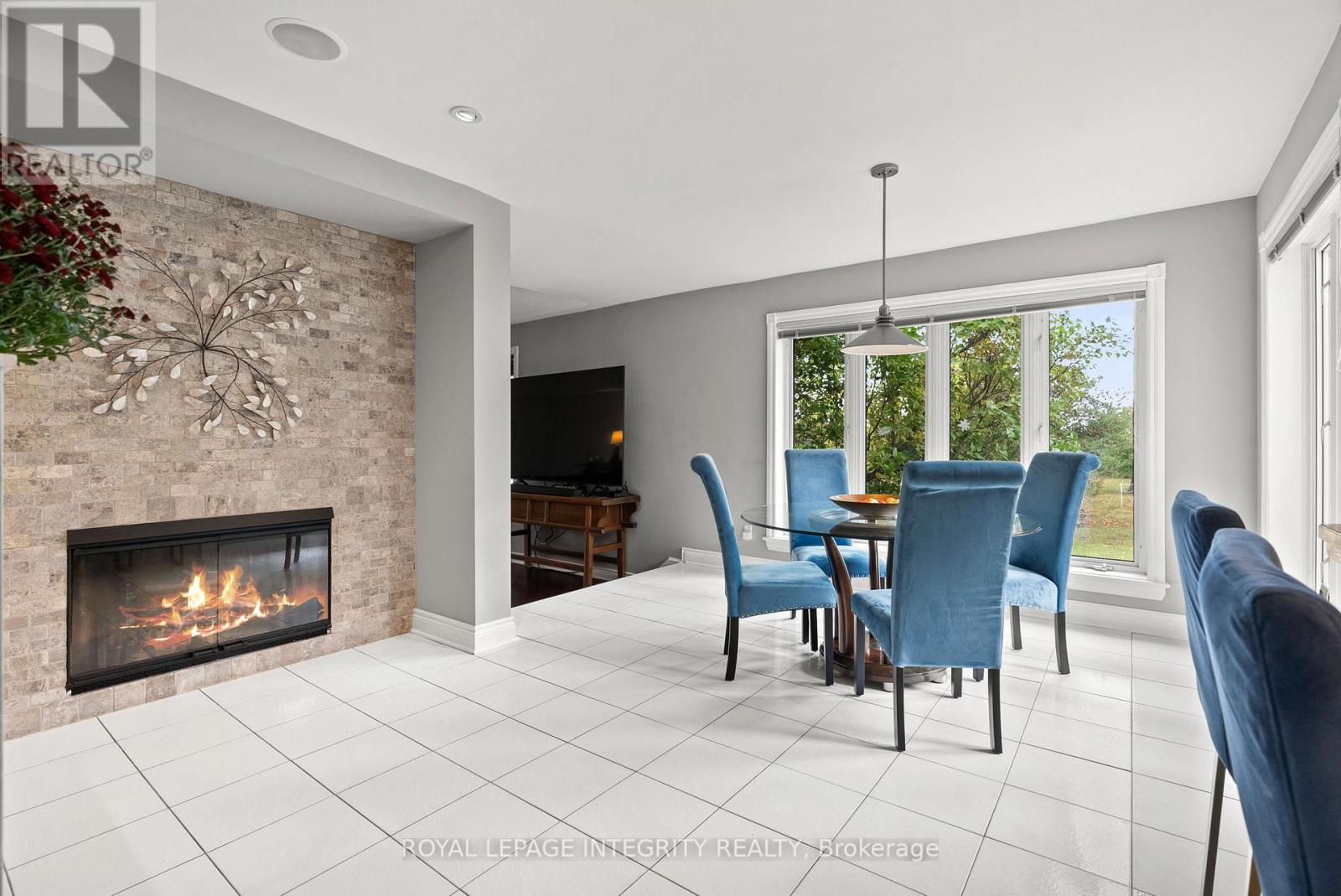 6 MARCHBROOK CIRCLE - 28