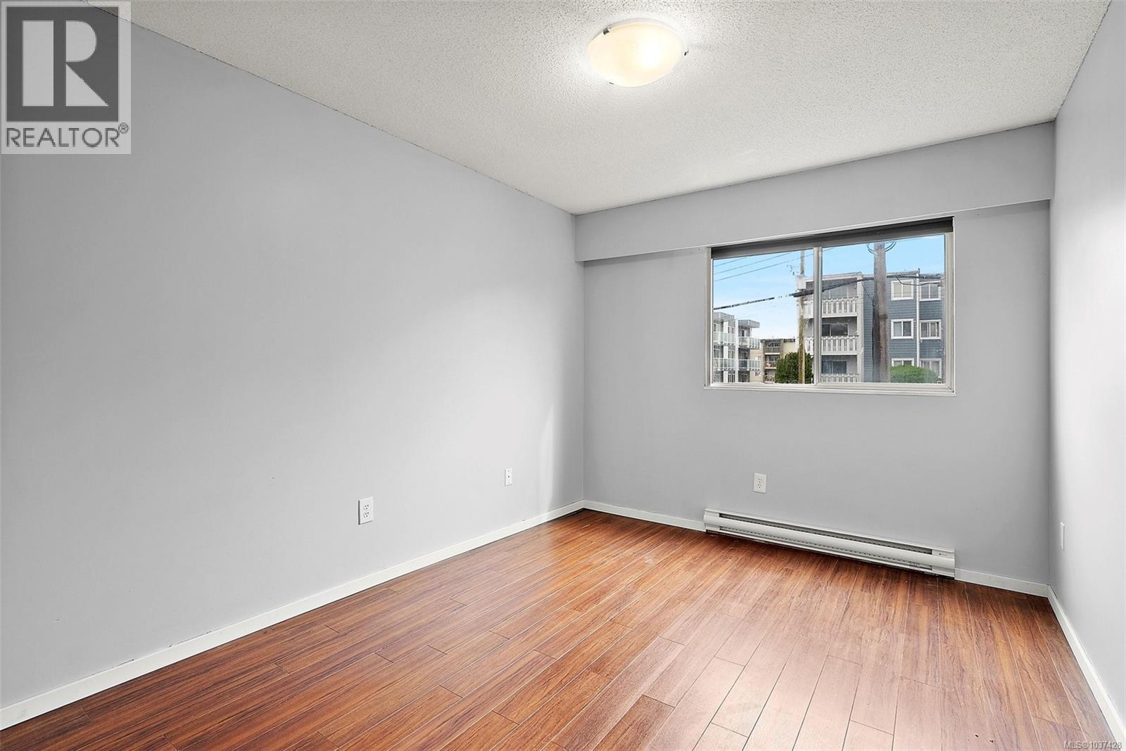 #203 545 Rithet St - 14