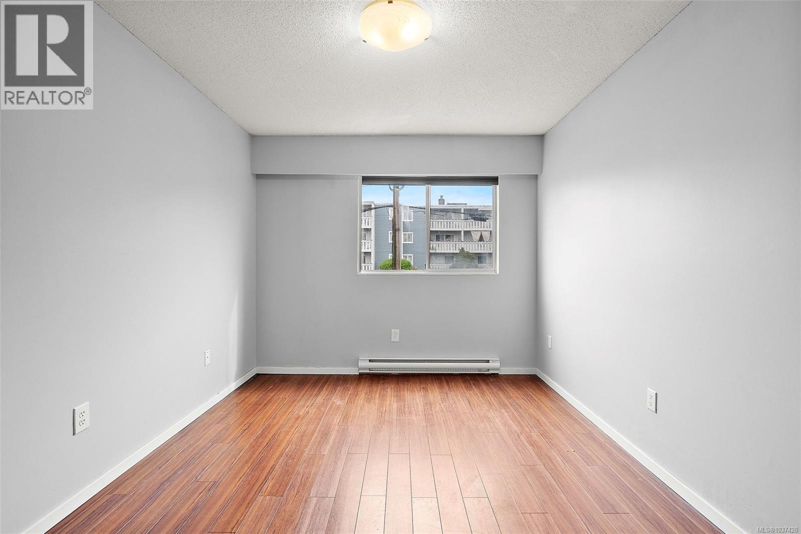 #203 545 Rithet St - 17