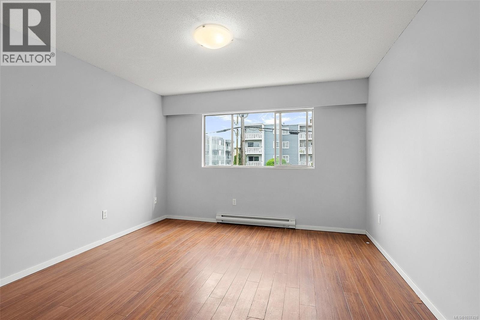 #203 545 Rithet St - 18