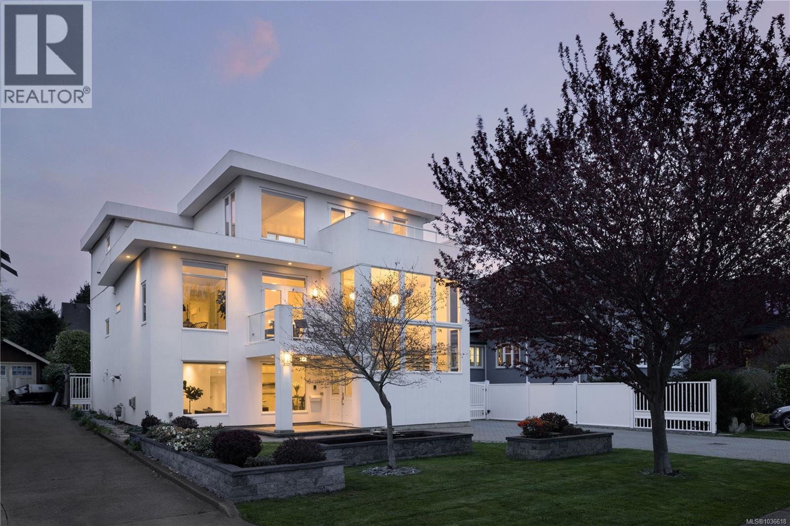  376 King George Terrace, Oak Bay