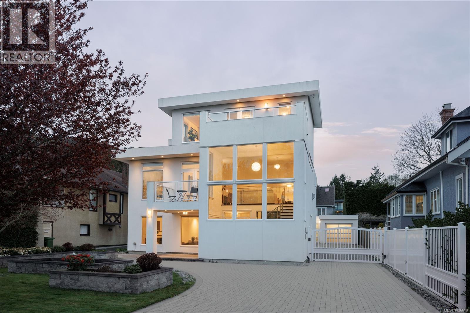  376 King George Terrace, Oak Bay