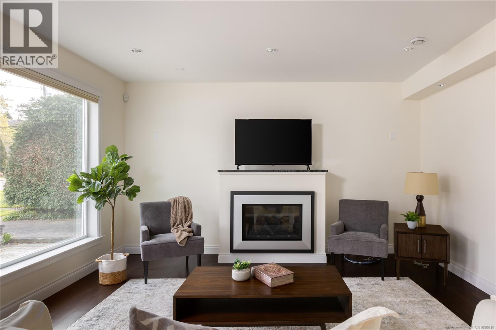  376 King George Terrace, Oak Bay