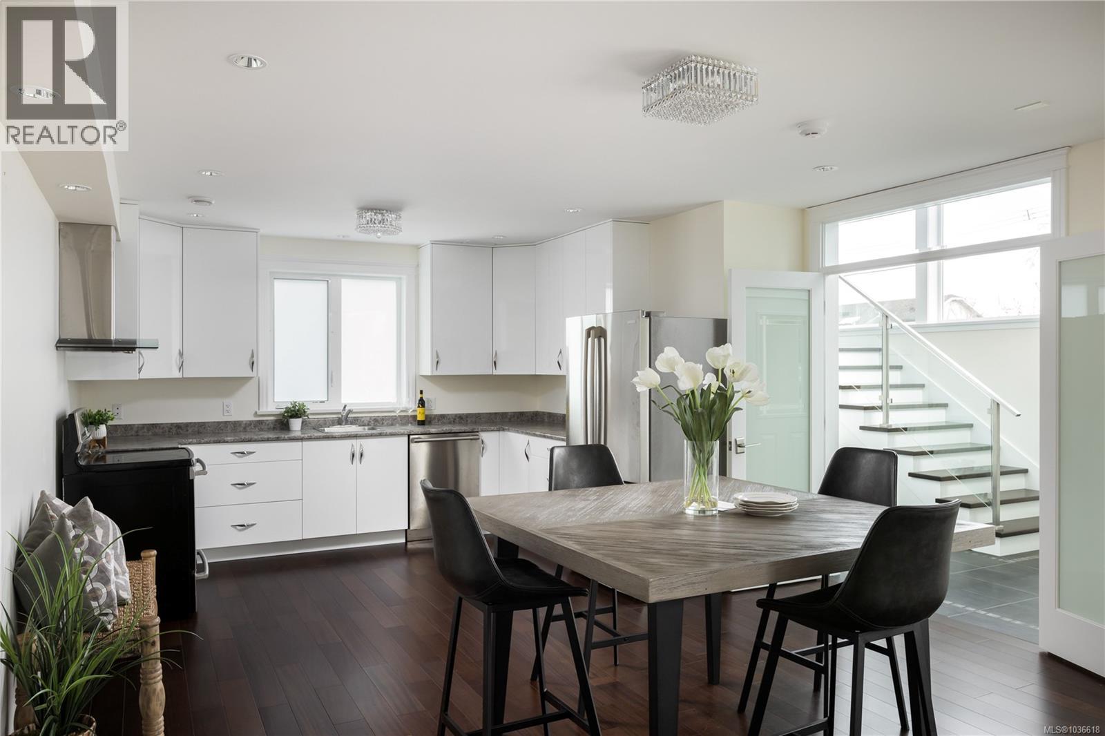  376 King George Terrace, Oak Bay