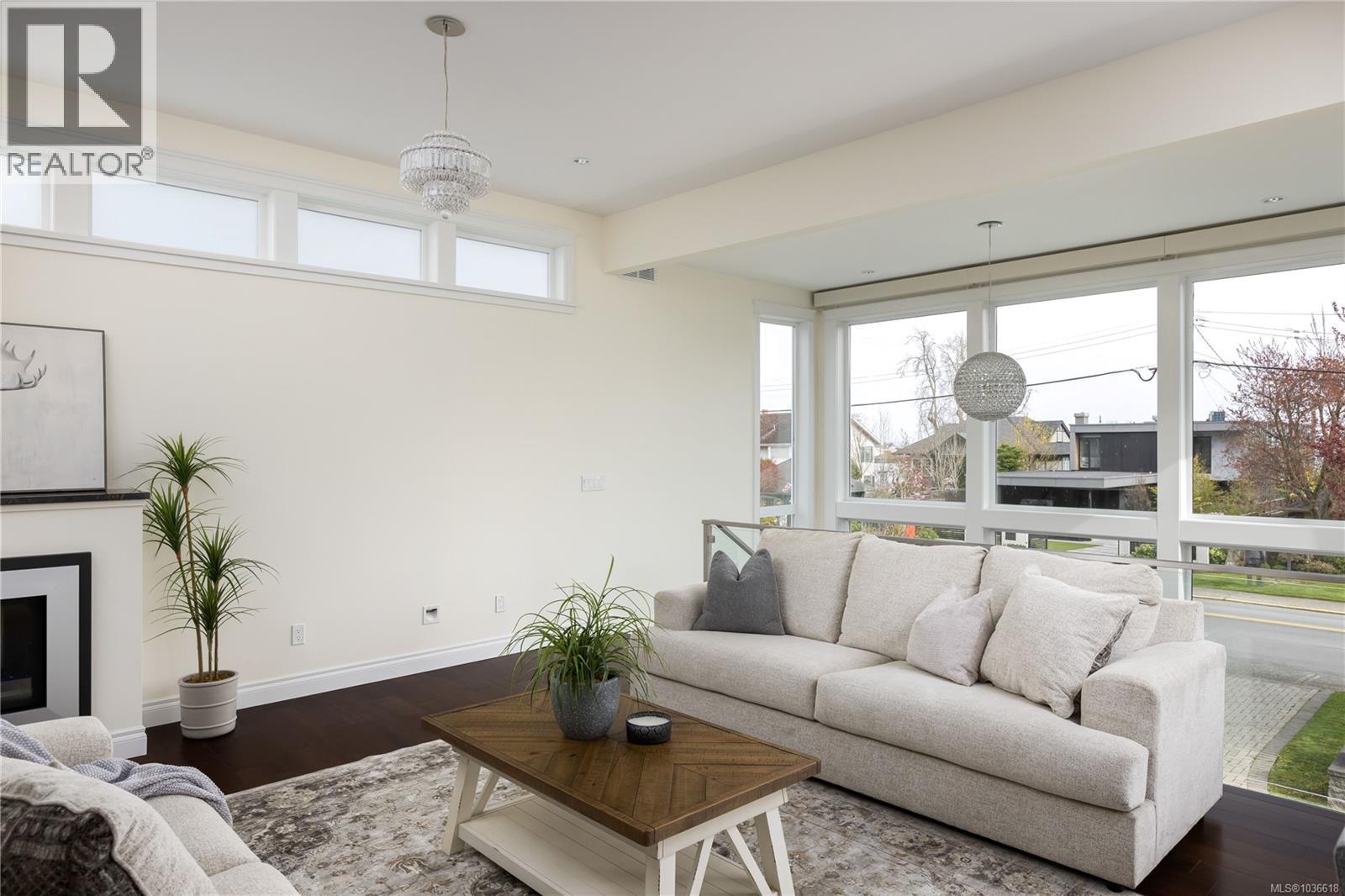  376 King George Terrace, Oak Bay