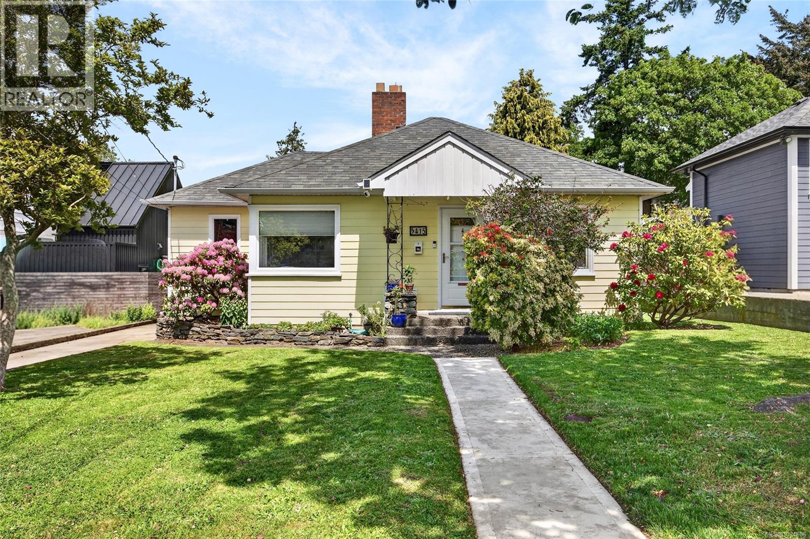 415 Dundas St - 1