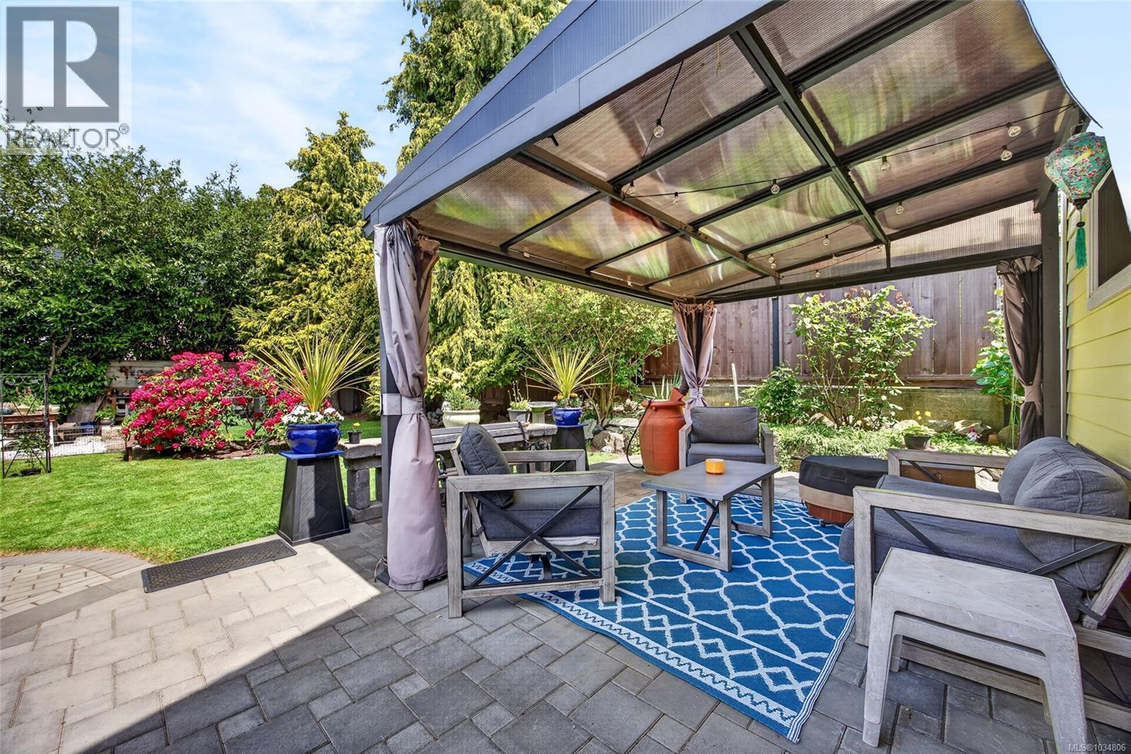 415 Dundas St - 25