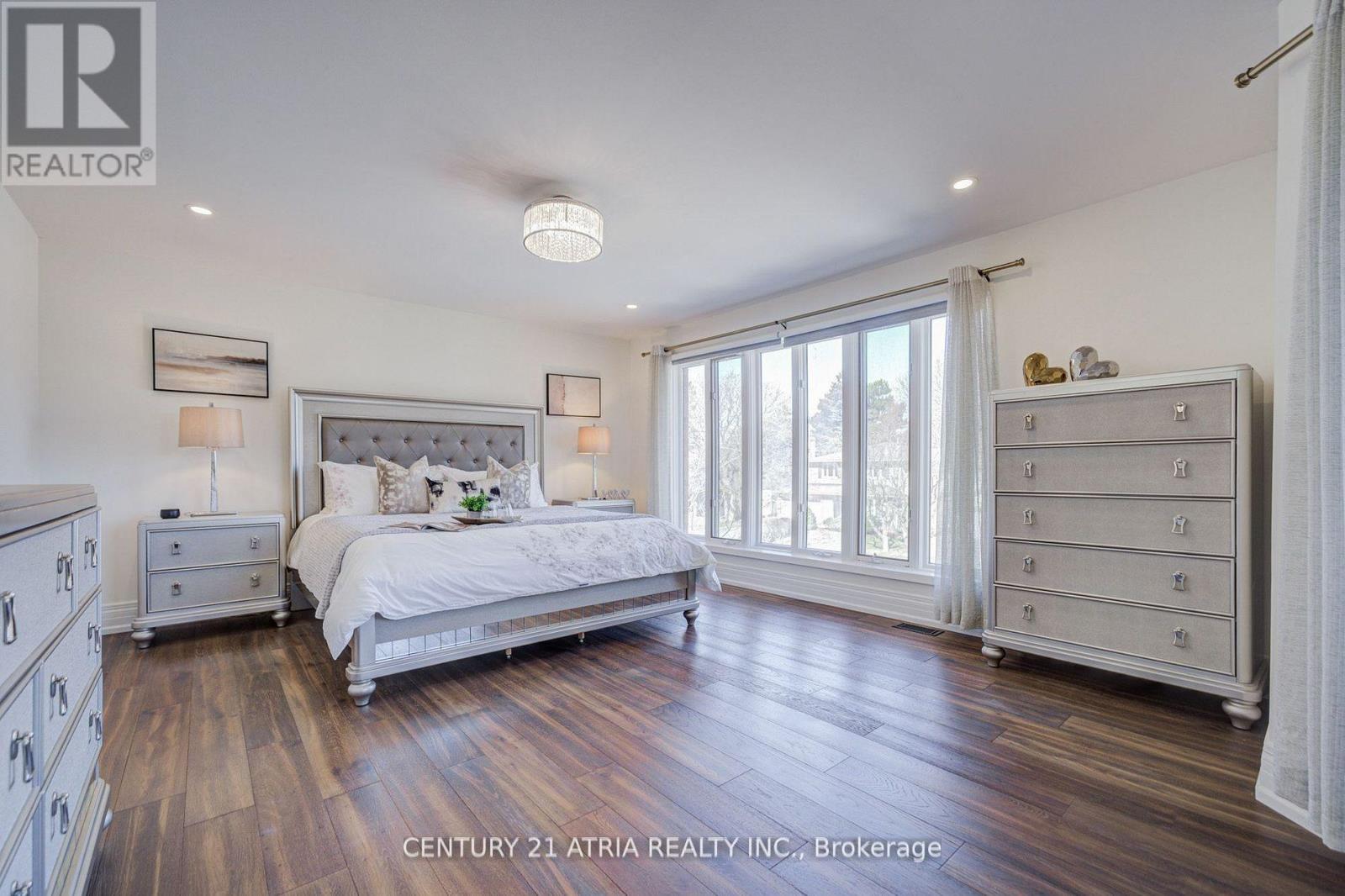 27 DENLOW BOULEVARD - 22
