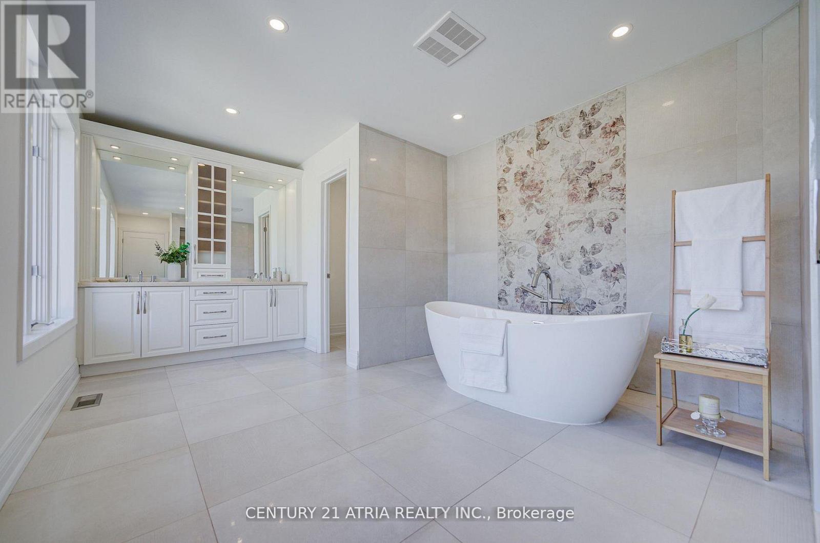 27 DENLOW BOULEVARD - 50