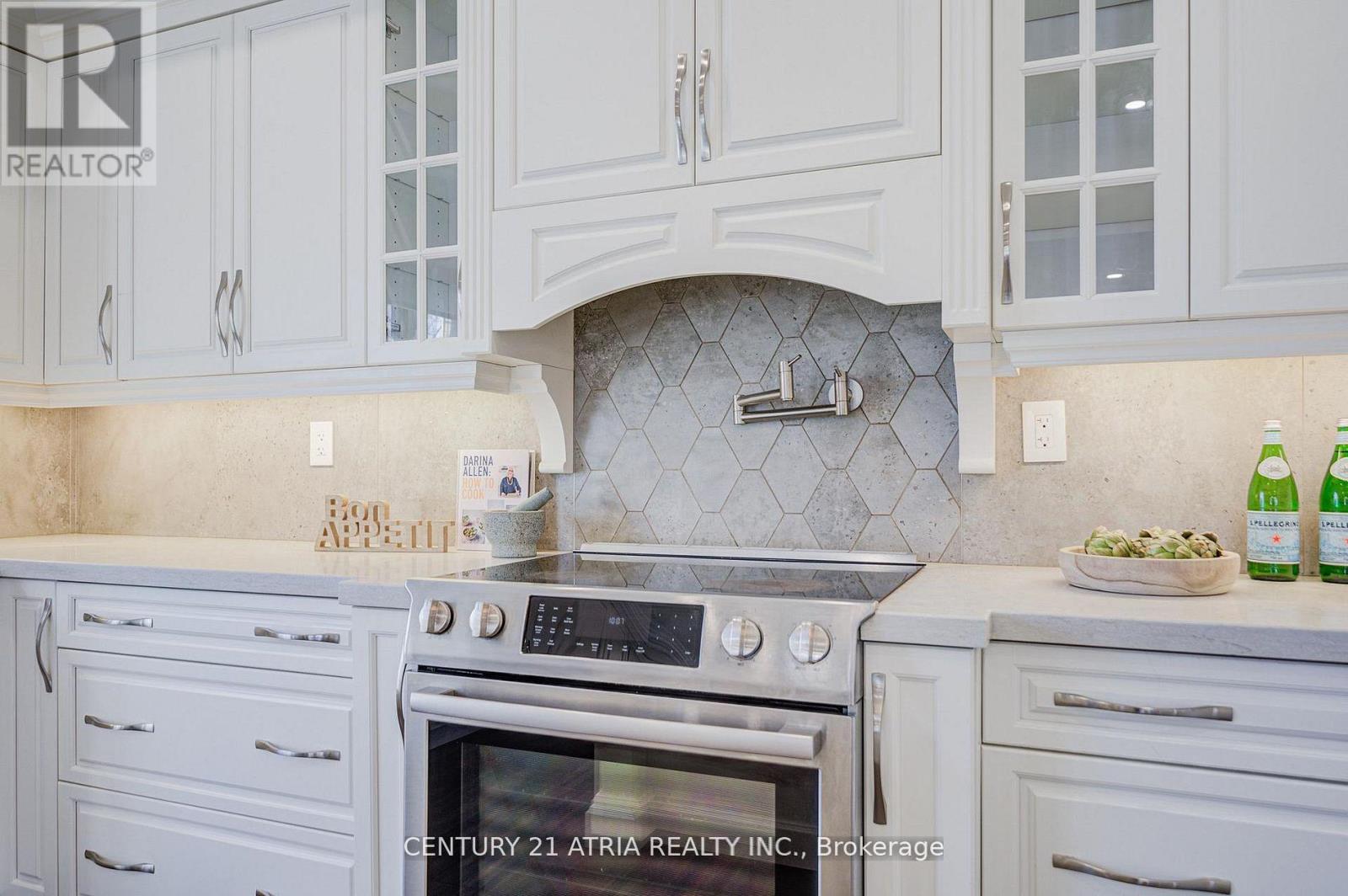 27 DENLOW BOULEVARD - 7