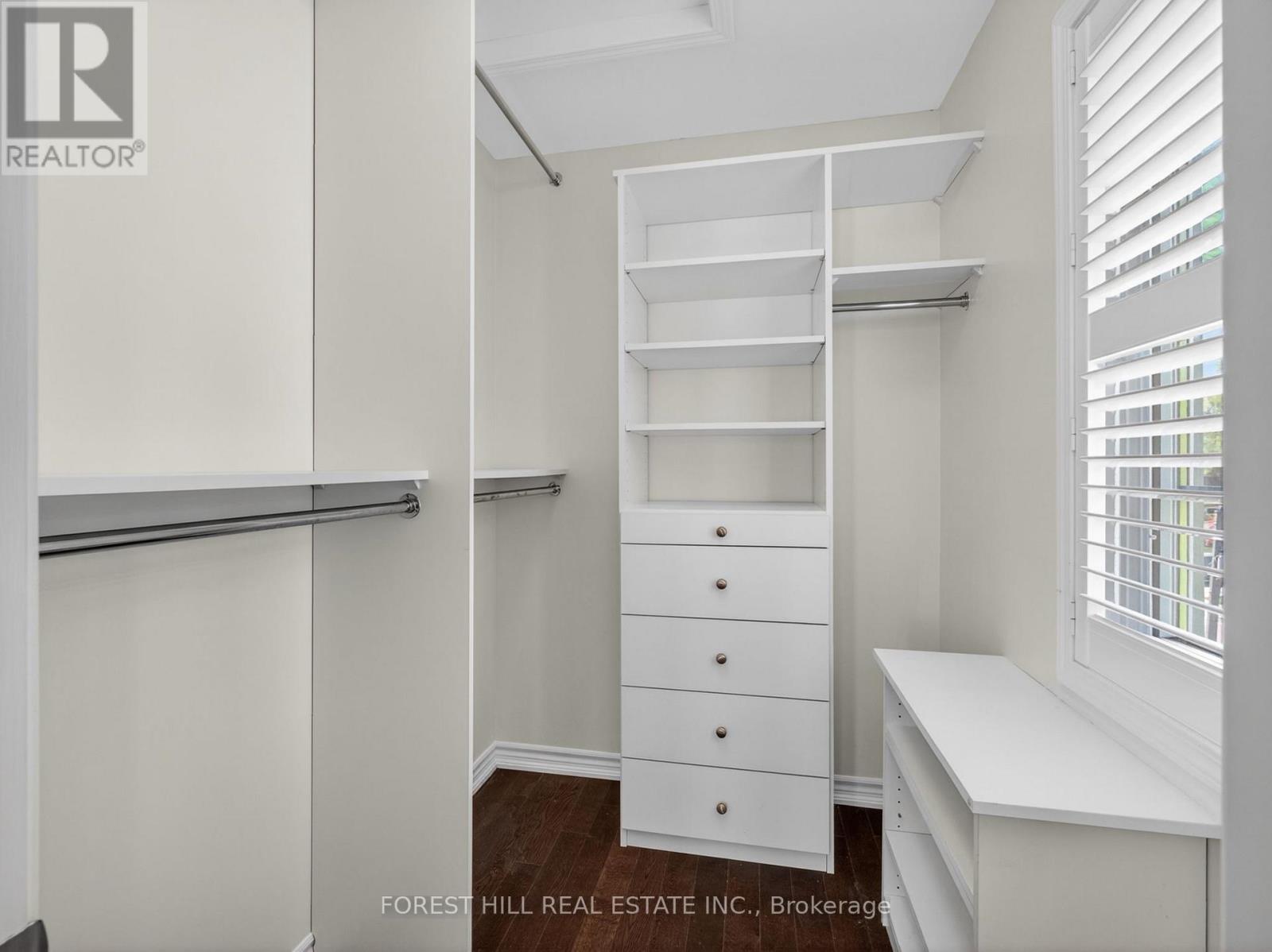 #106 11 EVERSON DRIVE - 33