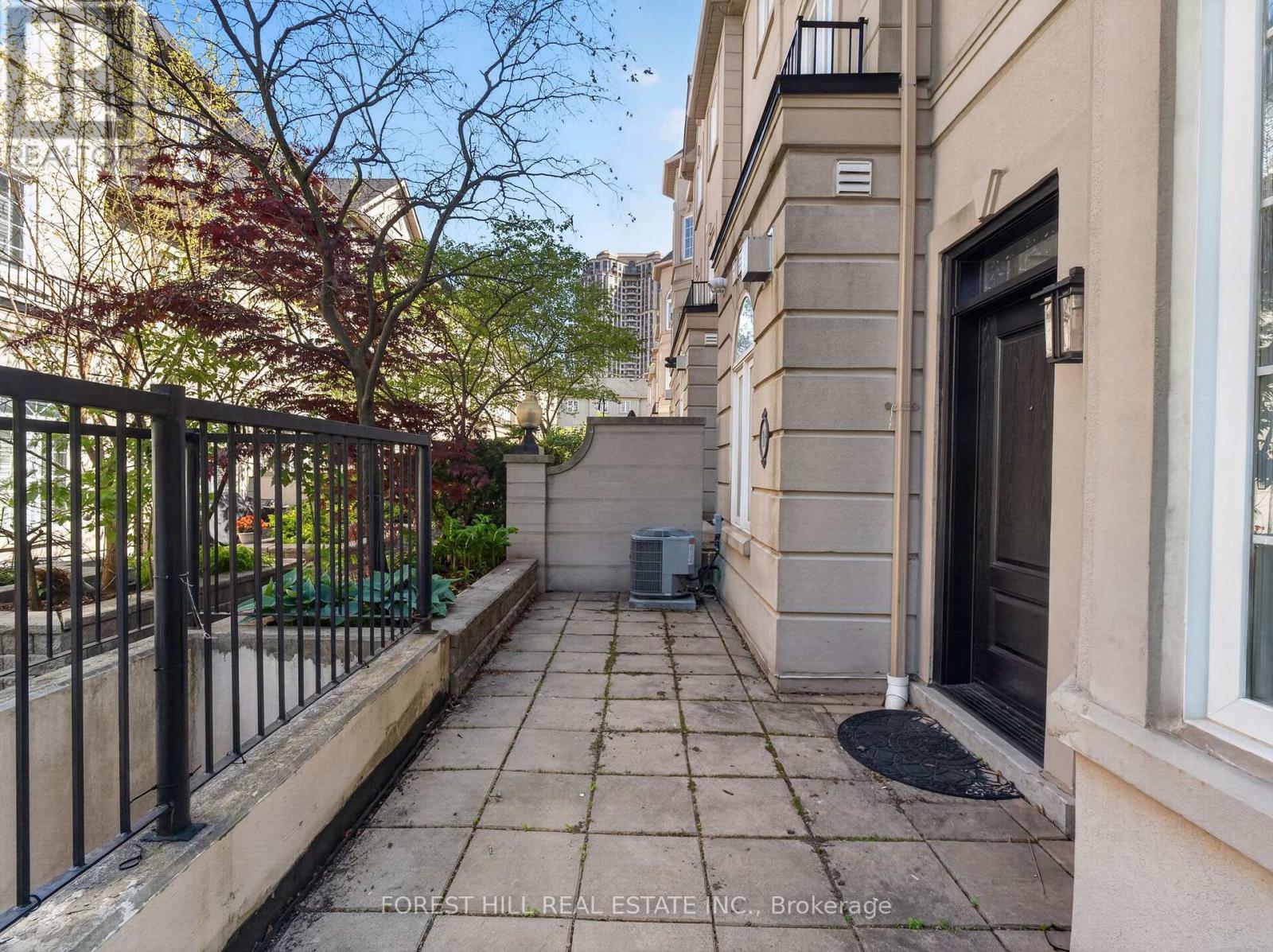 #106 11 EVERSON DRIVE - 41