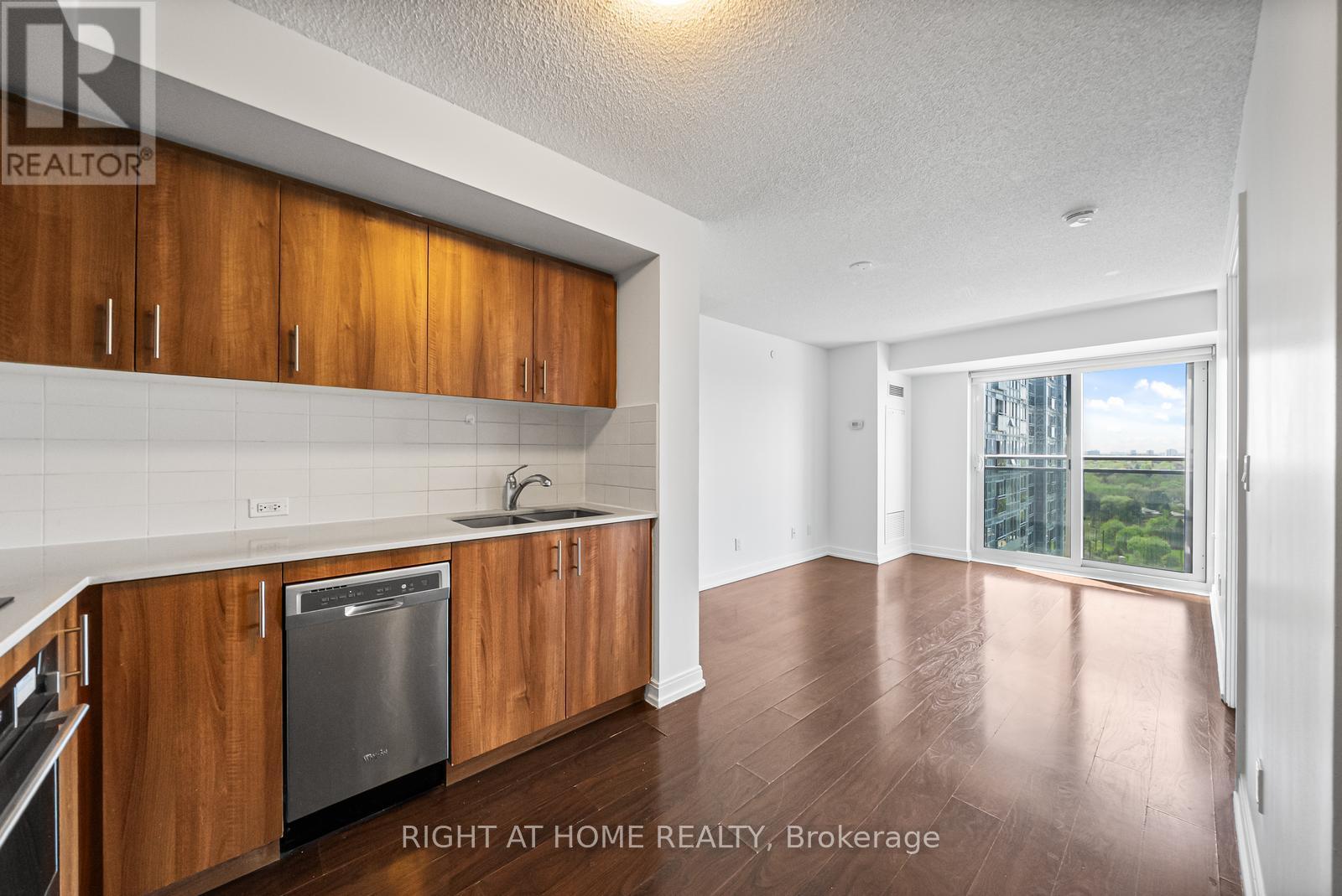 #1505 255 VILLAGE GREEN SQUARE - 1